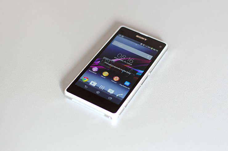 Sony Xperia Z1 compact (2).jpg